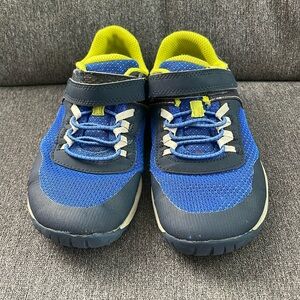 VGUC Merrell Trail Glove Size 1 hiking shoe